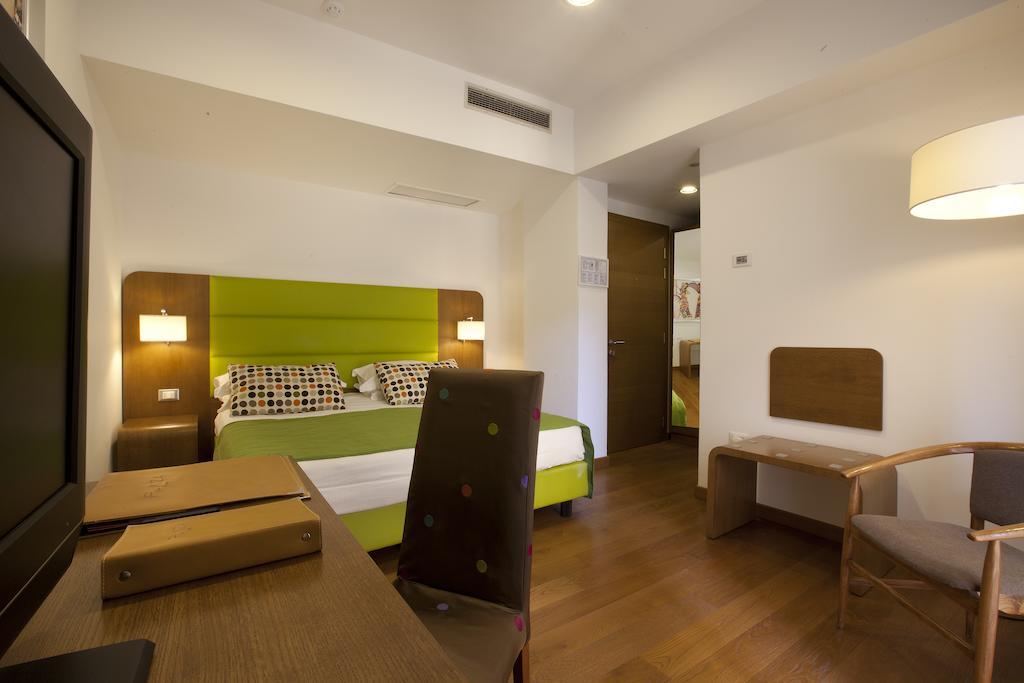 Hotel Plaza Sorrento Bagian luar foto