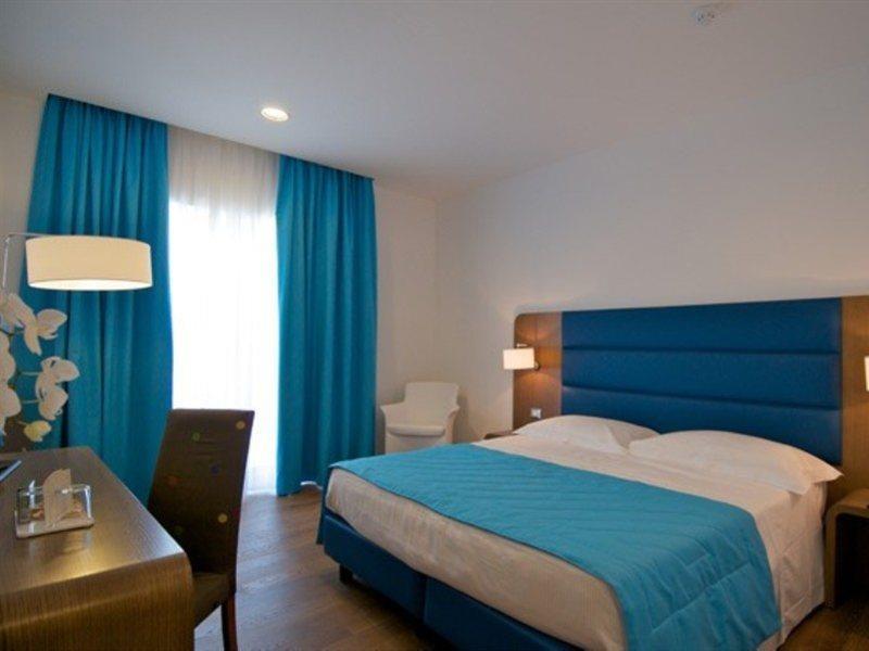 Hotel Plaza Sorrento Bagian luar foto