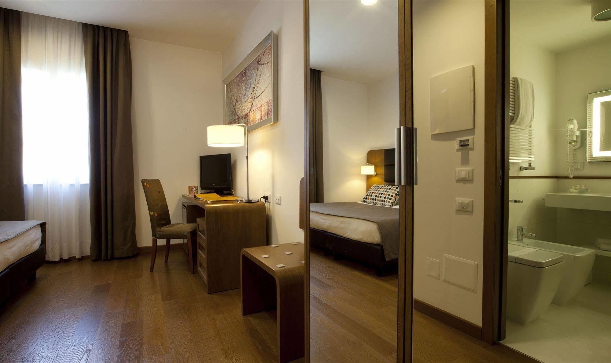 Hotel Plaza Sorrento Bagian luar foto