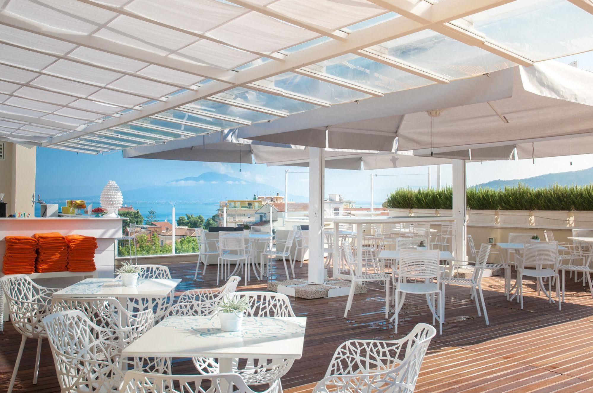 Hotel Plaza Sorrento Bagian luar foto