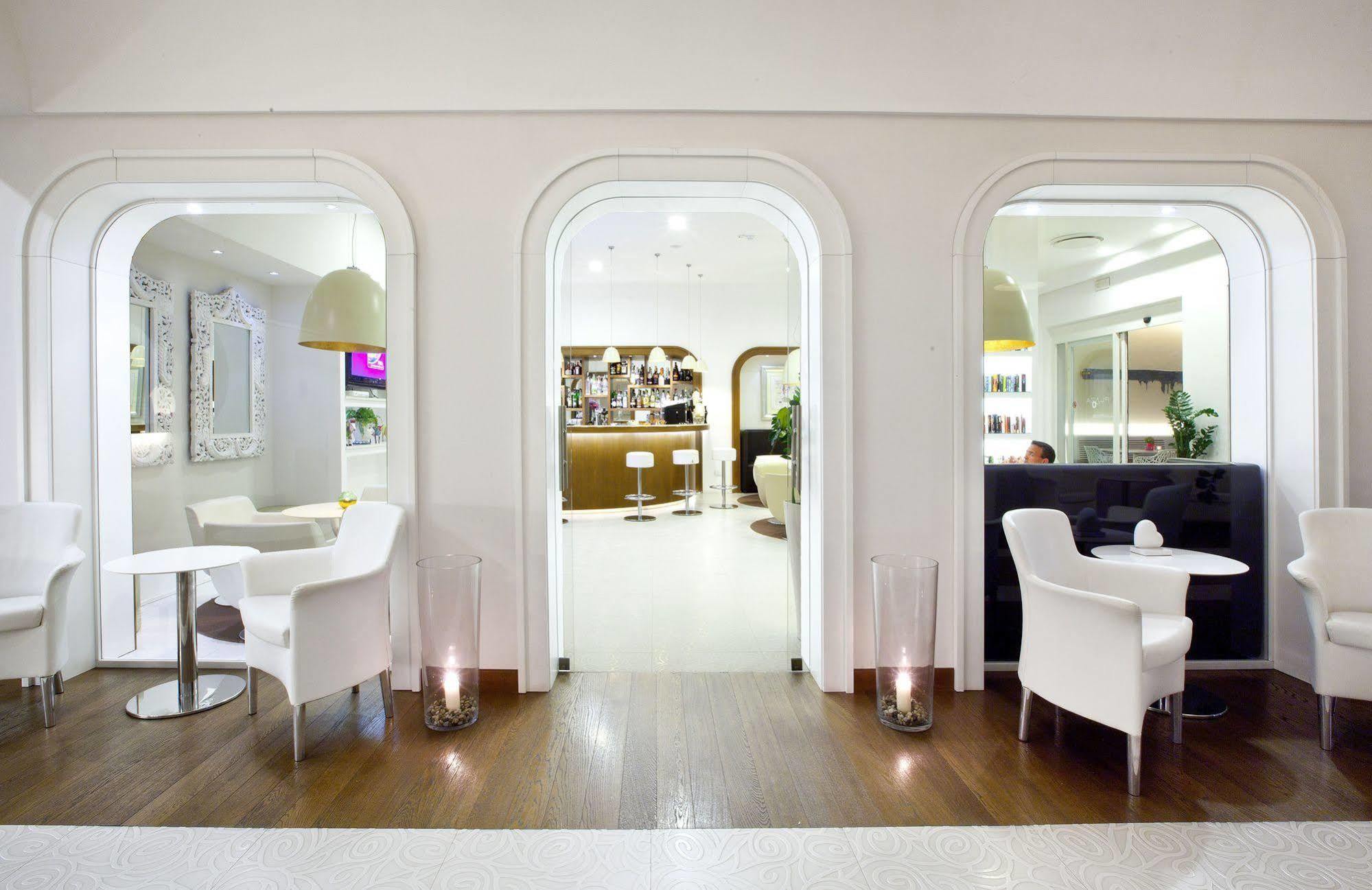 Hotel Plaza Sorrento Bagian luar foto