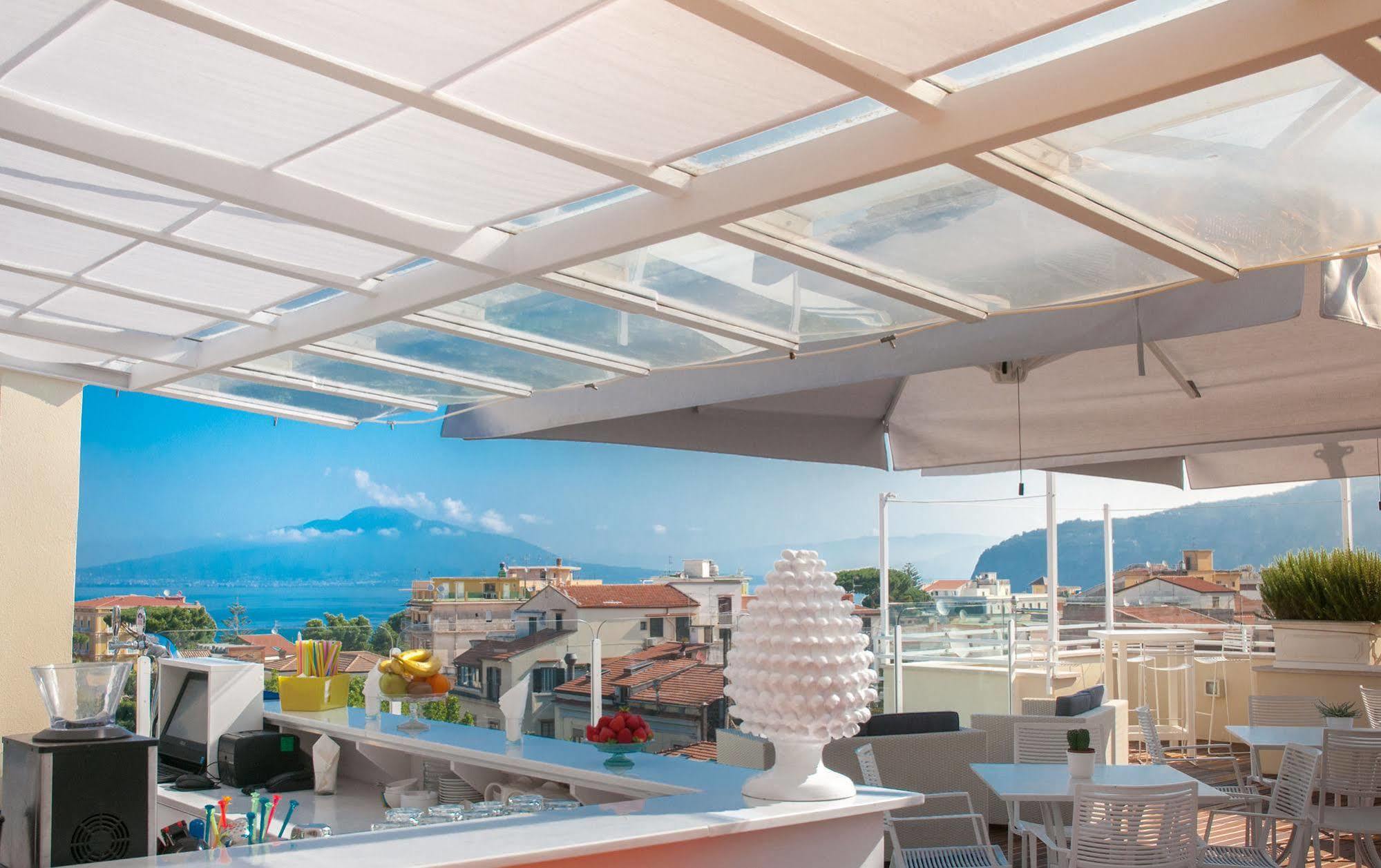 Hotel Plaza Sorrento Bagian luar foto