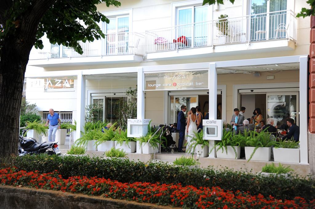 Hotel Plaza Sorrento Bagian luar foto