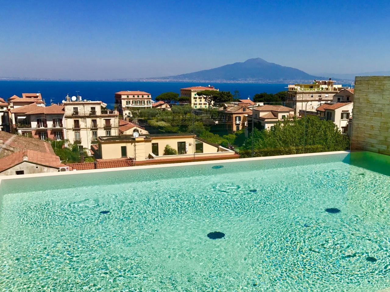 Hotel Plaza Sorrento Bagian luar foto