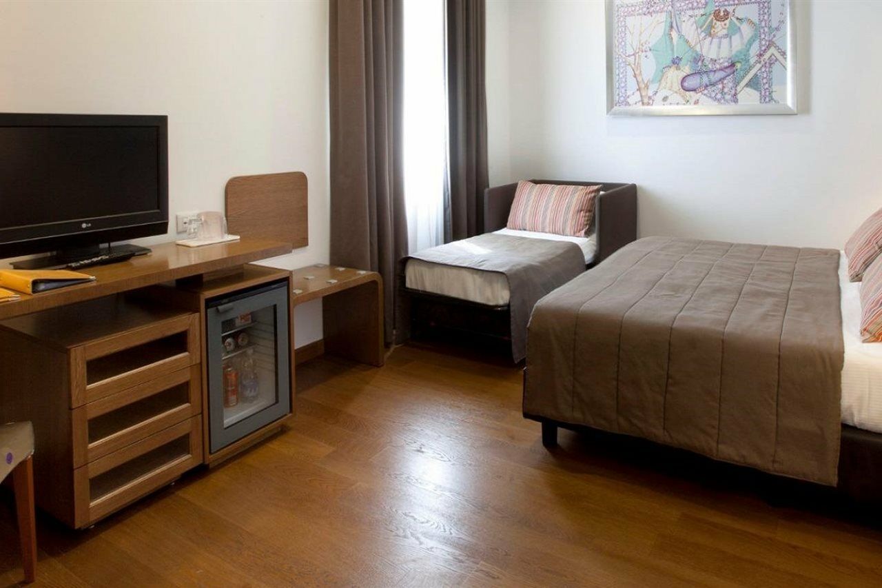 Hotel Plaza Sorrento Bagian luar foto